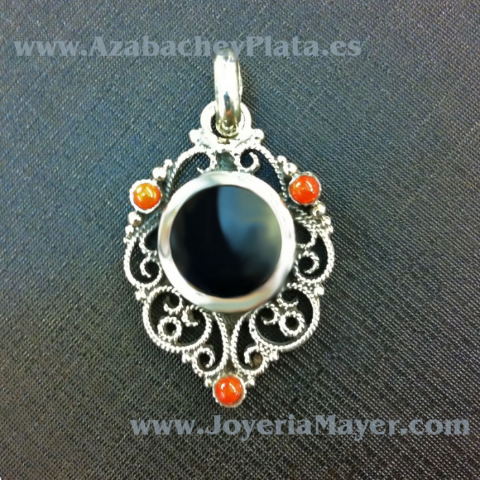 colgante de azabache y filigrana de plata con 3 corales