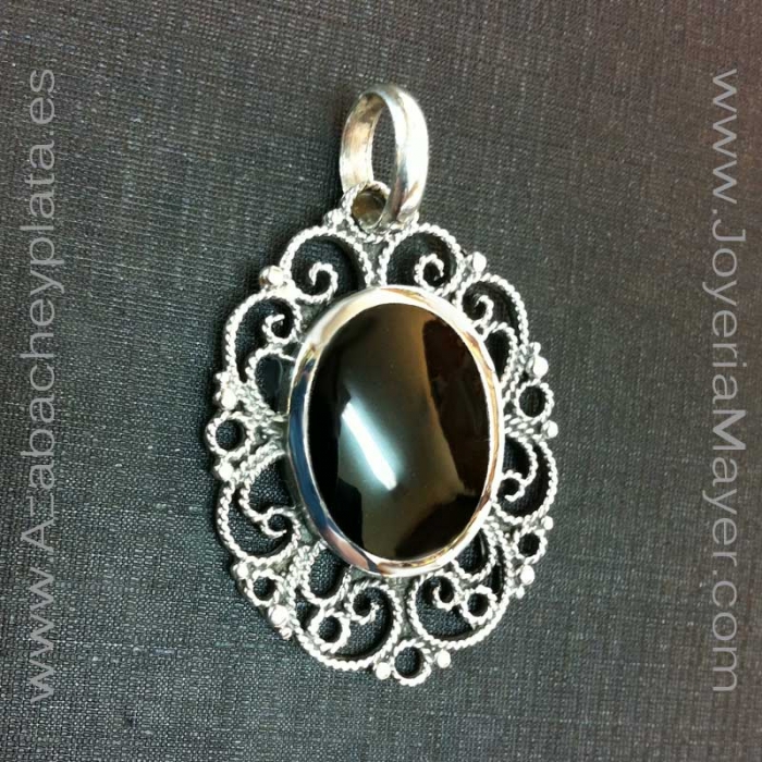 colgante de plata y azabache