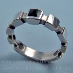 Anillo de plata y azabache