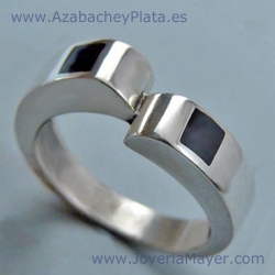 Anillo de plata y azabache alianza