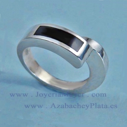 Anillo de plata y azabache alianza