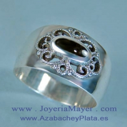 Anillo de plata y azabache