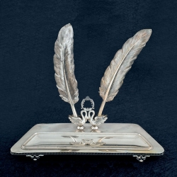 Escribanía de plata