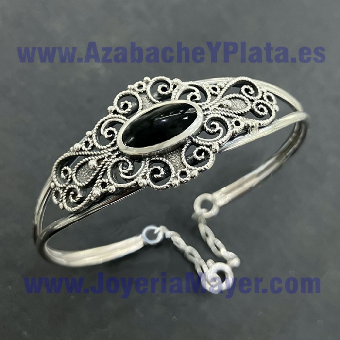 Pulsera de plata y azabache