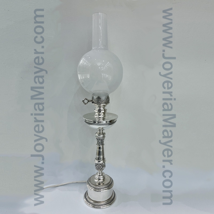 Lámpara quinqué de plata
