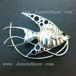 Broche de plata y azabache Pez