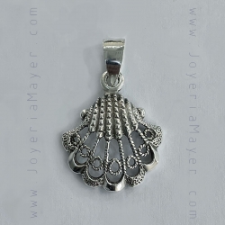 Compostela shell silver pendant
