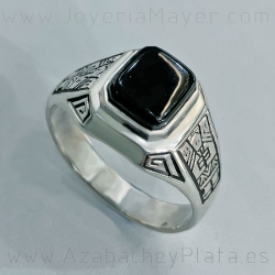 Anillo de plata y azabache