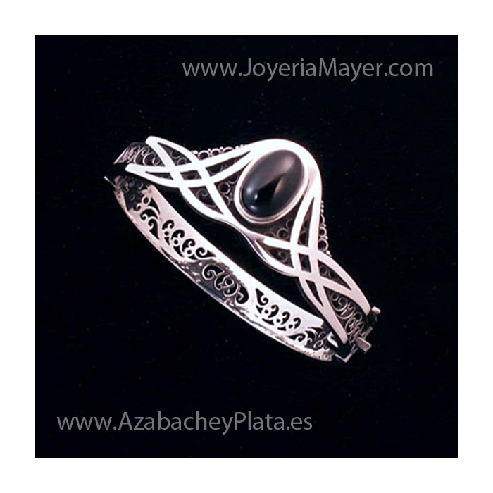 Pulsera de plata y azabache