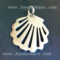 Compostela shell silver pendant