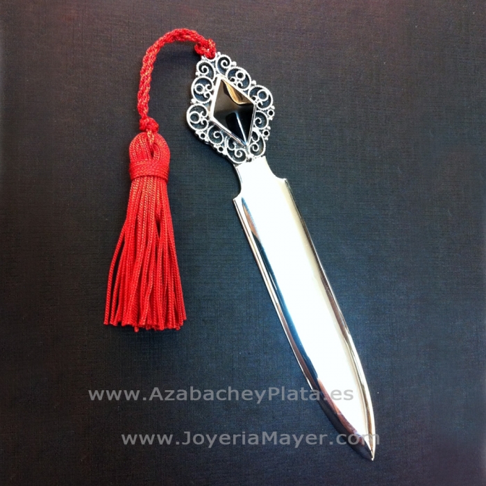 Abrecartas de plata y azabache