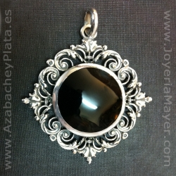 Colgante de plata y azabache