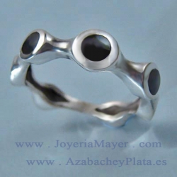 Anillo de plata y azabache