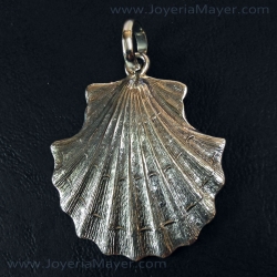 Compostela shell silver pendant