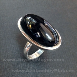 Anillo de plata y azabache