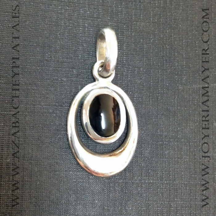 Pendant jet and silver